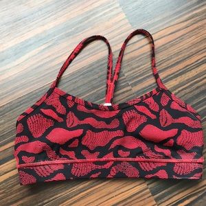 Lululemon size 6 bra with pads